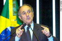 Cristovam: falta de perspectiva da população é pior que queda no PIB