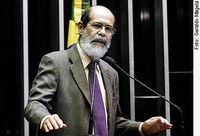 Mesquita Júnior lembra os 25 anos da redemocratização e diz que a política não pode virar 'empreendimento econômico'