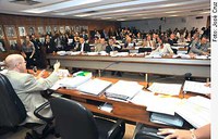 Adiada votação de requerimento interrompendo tramitação de projeto sobre criação da Petro-Sal