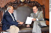 Sarney recebe ex-presidente da Colômbia e é convidado para o Forum de Biarritz