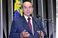 Novo regime do petróleo causará grande impacto na economia, adverte Dornelles