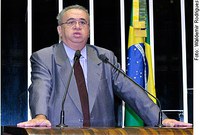 Piauí vive 'caos político', diz Heráclito Fortes