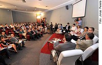 Qualidade dos veículos de comunicação do Senado é enfatizada em seminário