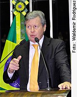 Arthur Virgílio quer recursos da União para centro de saúde do Amazonas