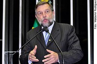 Flávio Arns pede a entidades beneficentes que se mobilizem para certificação