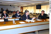 Jucá diz que instância para ouvir Vaccari Neto é comissão de Fiscalização e Controle