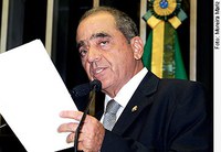 Roberto Cavalcanti diz que governo e bancos têm culpa nos altos juros cobrados dos consumidores