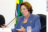 Rosalba quer aplicação de  60% do fundo do pré-sal em educação e saúde