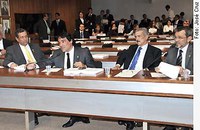 Senadores querem mais debate sobre PEC que restabelece adicional por tempo de serviço para magistrados