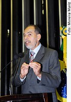 Lula deixa 'herança muito boa' para Dilma, afirma Inácio Arruda