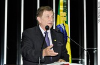 Mão Santa lembra de Romeu Tuma como 'delegado franciscano' e 'xerife do Brasil'