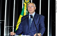 Suplicy pede medidas para concretizar Renda Básica de Cidadania