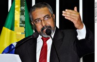 Paim defende reivindicações dos produtores de uva e vinho