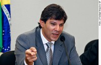 Haddad fala hoje aos senadores sobre problemas no Enem