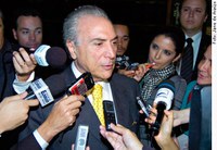 Após reunião com Sarney, Michel Temer minimiza 'blocão'