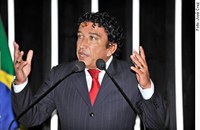 Magno Malta denuncia disseminação do ódio pela internet e diz que CPI convocará diretores do Google