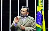 Valter Pereira critica precariedade do SUS