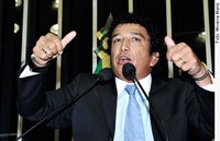 Magno Malta propõe 'orçamento de fronteira' para reduzir a violência