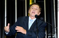 Mão Santa lamenta estado de barbárie no Brasil