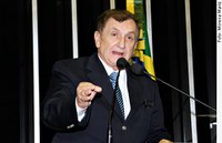 Mão Santa volta a defender renovação dos representantes do Brasil no Parlasul