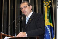 Eduardo Amorim preocupado com analfabetismo no país