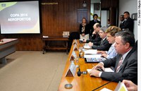 Autoridades dizem que obras em aeroportos estarão prontas para a Copa