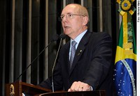 Paulo Bauer diz que Palocci deixa governo Dilma marcado como fraco e indeciso