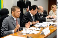 Combate a ilícitos na internet gera polêmica