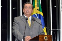 Jayme Campos: hospitais públicos parecem campos de concentração