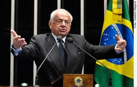 Simon recomenda firmeza a Dilma na escolha do novo ministro de Relações Institucionais