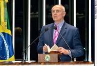 Eduardo Suplicy elogia programa Brasil Sem Miséria e livro de Lya Luft