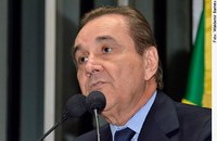 Agripino defende derrubada do veto à distribuição dos 'royalties' do petróleo