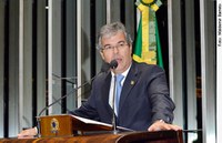 Ao completar 49 anos, Acre vive desenvolvimento sustentável, diz Jorge Viana