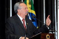 Benedito de Lira aponta carência de saneamento básico