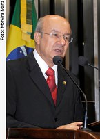 José Pimentel defende mudança no indexador das dívidas dos estados