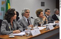 Setor energético sofre com insegurança jurídica e preços altos, afirmam palestrantes