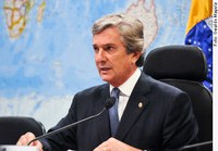 Collor sugere mudanças em projeto da Câmara que regulamenta acesso a informações