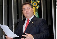 Gim Argello relata investimentos do PAC no Distrito Federal