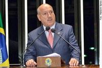 Luiz Henrique propõe trocar dívidas de estados e municípios por investimentos diretos