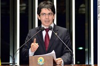 Randolfe: Código Florestal exige amplo debate