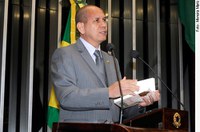 Anibal Diniz defende Código Florestal com equilíbrio ambiental e apresenta exemplo de sustentabilidade