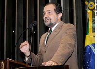 Walter Pinheiro comemora melhora na classificação de risco do Brasil