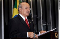 José Pimentel elogia programa Brasil Sem Miséria