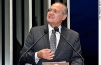 Renan Calheiros saúda estabilidade da taxa de desemprego e destaca apoio do PMDB ao governo