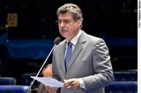 Romero Jucá aplaude ação do governo em Roraima e pede acordo da Eletrobrás com indígenas