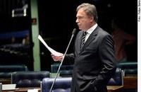 Alvaro Dias pede voto de pesar pela morte de Paulo Renato