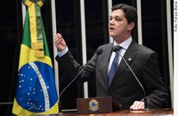 Ferraço espera que comissão especial encontre solução para problema dos 'royalties' do petróleo