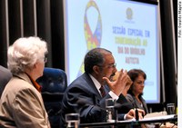 Senado homenageia autistas