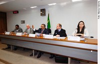 Debatedores pedem leis que estimulem integração econômica da América do Sul