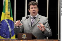 Ivo Cassol critica o Incra pela demora em regularizar assentamentos em Rondônia